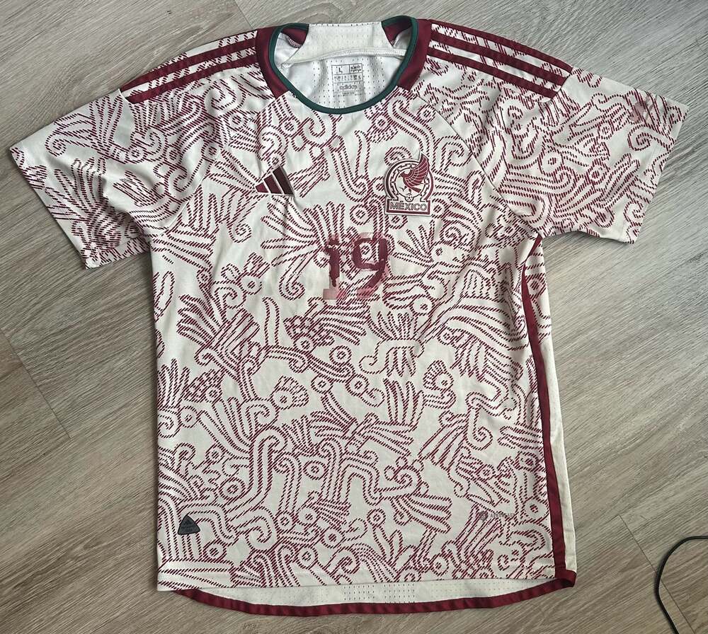 Adidas Mexico 2022 Away Authentic Jersey Size L, Slim Fit Number 19